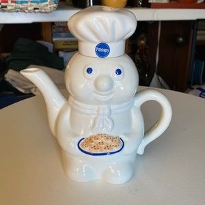 Pillsbury Doughboy teapot.  8inch and in excellent condition.